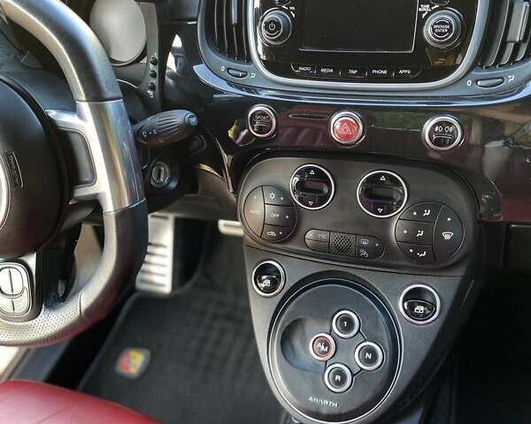 Чорний Абарт Fiat 500, об'ємом двигуна 1.4 л та пробігом 65 тис. км за 17000 $, фото 4 на Automoto.ua