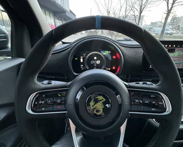 Черный Абарт Fiat 500, объемом двигателя 0 л и пробегом 20 тыс. км за 32000 $, фото 17 на Automoto.ua