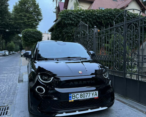 Черный Абарт Fiat 500, объемом двигателя 0 л и пробегом 20 тыс. км за 32000 $, фото 4 на Automoto.ua