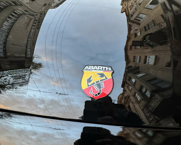 Черный Абарт Fiat 500, объемом двигателя 0 л и пробегом 20 тыс. км за 32000 $, фото 2 на Automoto.ua