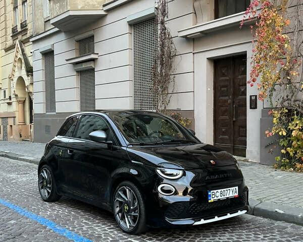 Черный Абарт Fiat 500, объемом двигателя 0 л и пробегом 20 тыс. км за 32000 $, фото 3 на Automoto.ua