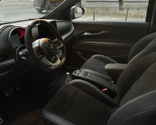 Черный Абарт Fiat 500, объемом двигателя 0 л и пробегом 20 тыс. км за 32000 $, фото 5 на Automoto.ua