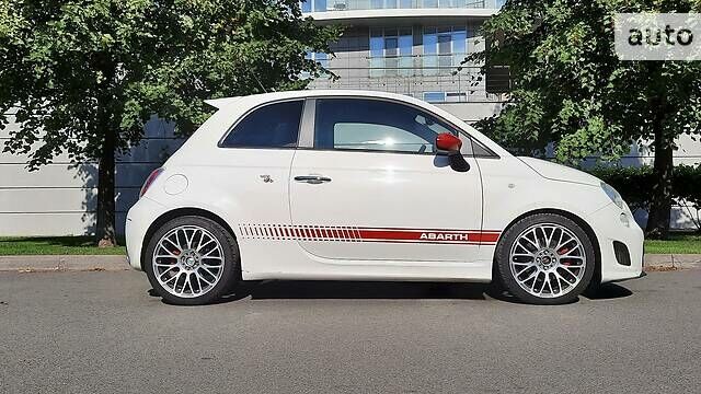 Абарт Fiat 500, объемом двигателя 1.4 л и пробегом 149 тыс. км за 8500 $, фото 1 на Automoto.ua