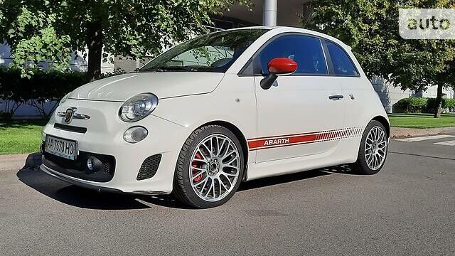 Абарт Fiat 500, объемом двигателя 1.4 л и пробегом 149 тыс. км за 8500 $, фото 5 на Automoto.ua