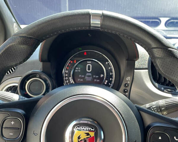 Серый Абарт Fiat 500, объемом двигателя 1.37 л и пробегом 102 тыс. км за 15900 $, фото 11 на Automoto.ua