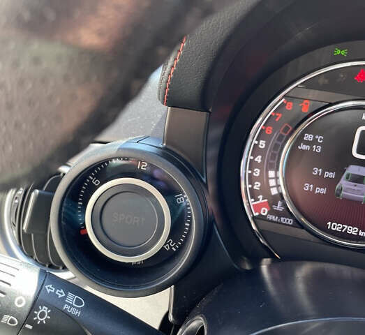 Серый Абарт Fiat 500, объемом двигателя 1.37 л и пробегом 102 тыс. км за 15900 $, фото 15 на Automoto.ua