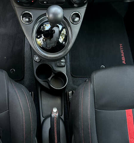 Синий Абарт Fiat 500, объемом двигателя 1.4 л и пробегом 57 тыс. км за 14750 $, фото 10 на Automoto.ua