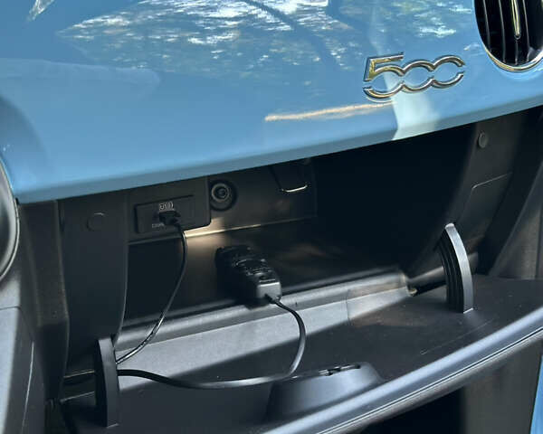 Синий Абарт Fiat 500, объемом двигателя 1.4 л и пробегом 57 тыс. км за 14750 $, фото 22 на Automoto.ua