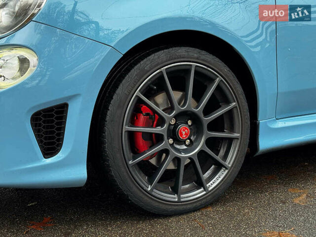 Синий Абарт Fiat 500, объемом двигателя 1.4 л и пробегом 59 тыс. км за 13790 $, фото 6 на Automoto.ua