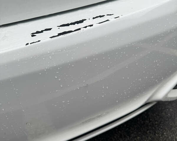 Белый Акура ИЛХ, объемом двигателя 2.36 л и пробегом 150 тыс. км за 10500 $, фото 2 на Automoto.ua