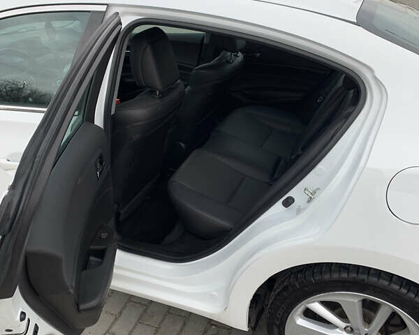 Білий Акура ІЛХ, об'ємом двигуна 2.4 л та пробігом 236 тис. км за 9900 $, фото 18 на Automoto.ua
