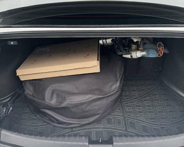 Белый Акура ИЛХ, объемом двигателя 2.36 л и пробегом 150 тыс. км за 10500 $, фото 9 на Automoto.ua