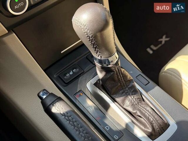 Белый Акура ИЛХ, объемом двигателя 2.4 л и пробегом 199 тыс. км за 12490 $, фото 21 на Automoto.ua
