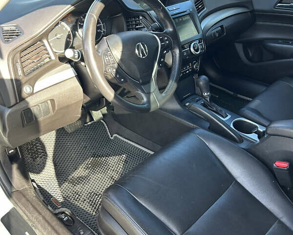 Акура ІЛХ 2017 у Полтаві на Automoto.ua Білий Акура ІЛХ, об'ємом двигуна 2.36 л та пробігом 124 тис. км за 14500 $, фото 17 на Automoto.ua