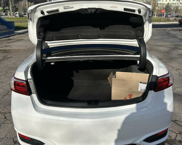 Акура ІЛХ 2017 у Полтаві на Automoto.ua Білий Акура ІЛХ, об'ємом двигуна 2.36 л та пробігом 124 тис. км за 14500 $, фото 27 на Automoto.ua