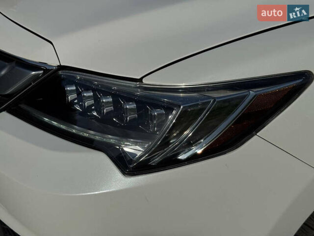 Белый Акура ИЛХ, объемом двигателя 2.35 л и пробегом 90 тыс. км за 12999 $, фото 28 на Automoto.ua