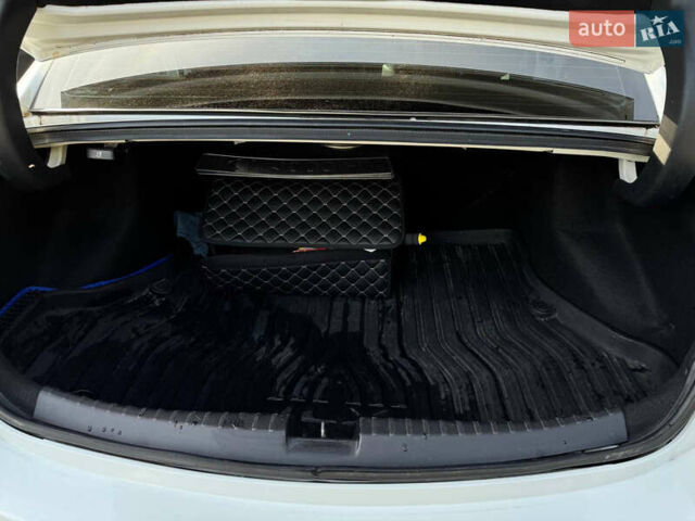 Белый Акура ИЛХ, объемом двигателя 2.35 л и пробегом 90 тыс. км за 12999 $, фото 30 на Automoto.ua