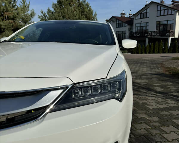 Белый Акура ИЛХ, объемом двигателя 2.35 л и пробегом 90 тыс. км за 12999 $, фото 7 на Automoto.ua