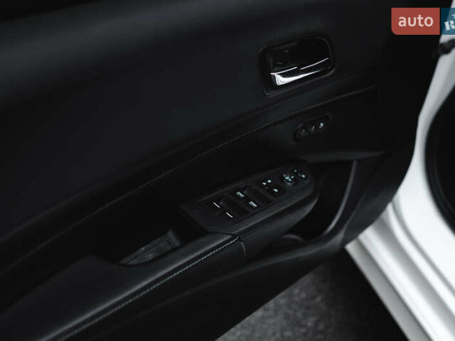 Белый Акура ИЛХ, объемом двигателя 2.36 л и пробегом 96 тыс. км за 14500 $, фото 11 на Automoto.ua