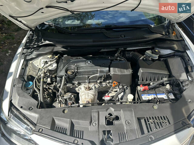 Білий Акура ІЛХ, об'ємом двигуна 2.36 л та пробігом 75 тис. км за 15900 $, фото 14 на Automoto.ua