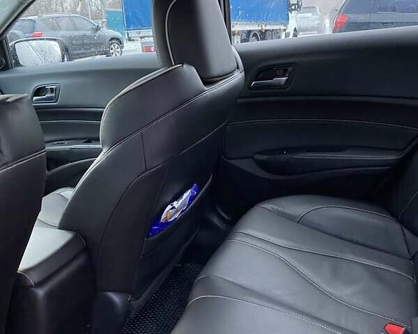 Белый Акура ИЛХ, объемом двигателя 2.36 л и пробегом 65 тыс. км за 17500 $, фото 8 на Automoto.ua