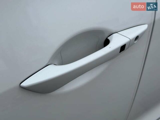 Белый Акура ИЛХ, объемом двигателя 2.36 л и пробегом 16 тыс. км за 18700 $, фото 7 на Automoto.ua