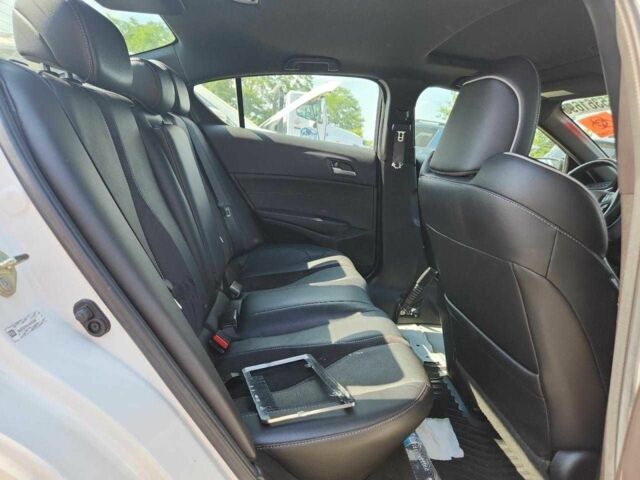 Білий Акура ІЛХ, об'ємом двигуна 2.4 л та пробігом 59 тис. км за 5500 $, фото 9 на Automoto.ua