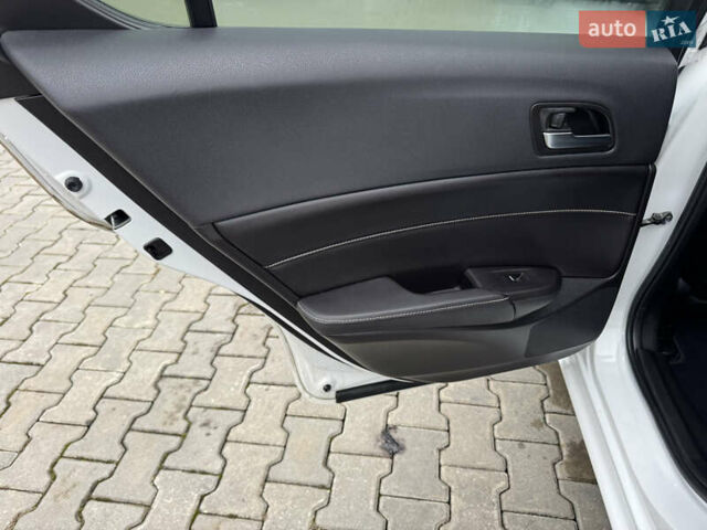 Белый Акура ИЛХ, объемом двигателя 2.36 л и пробегом 57 тыс. км за 13700 $, фото 32 на Automoto.ua