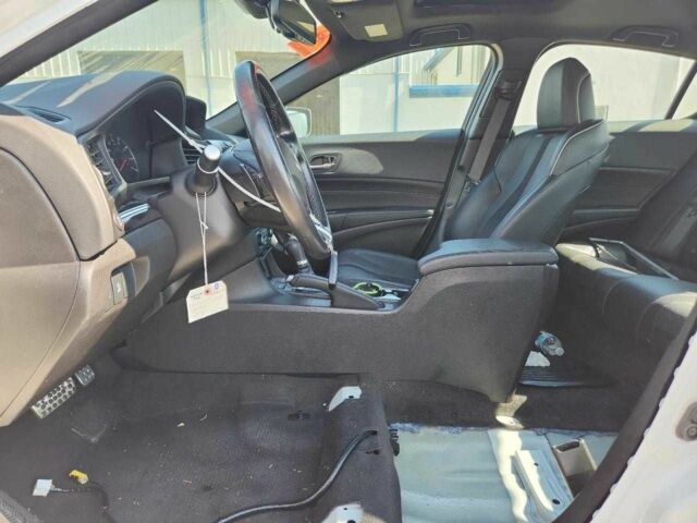 Білий Акура ІЛХ, об'ємом двигуна 2.4 л та пробігом 59 тис. км за 5500 $, фото 6 на Automoto.ua