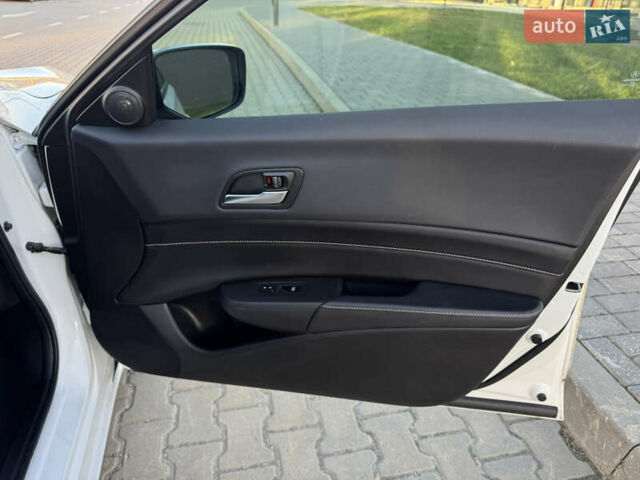 Белый Акура ИЛХ, объемом двигателя 2.35 л и пробегом 56 тыс. км за 14250 $, фото 58 на Automoto.ua