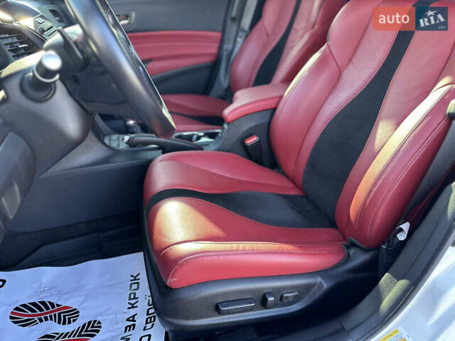 Белый Акура ИЛХ, объемом двигателя 2.35 л и пробегом 20 тыс. км за 16900 $, фото 11 на Automoto.ua