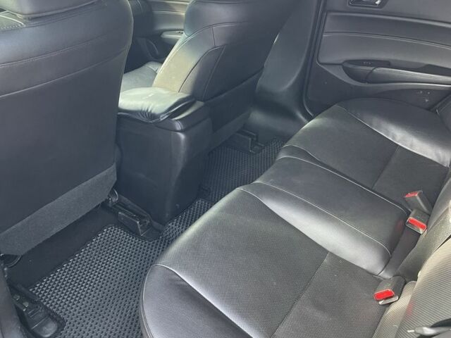 Черный Акура ИЛХ, объемом двигателя 2.4 л и пробегом 214 тыс. км за 11500 $, фото 4 на Automoto.ua