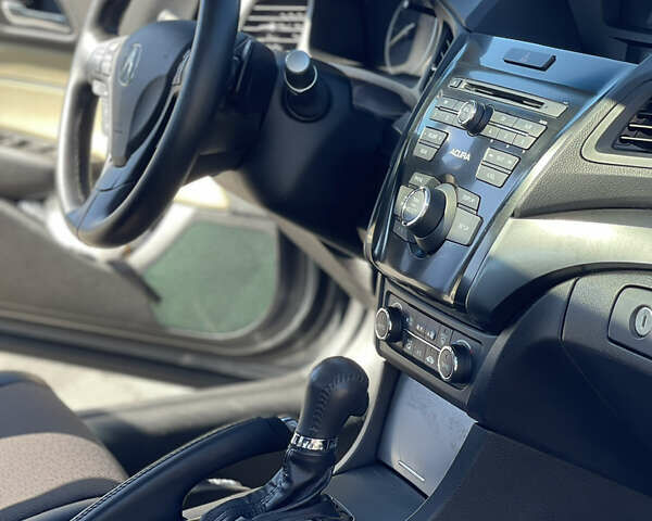 Серый Акура ИЛХ, объемом двигателя 2 л и пробегом 107 тыс. км за 9400 $, фото 6 на Automoto.ua
