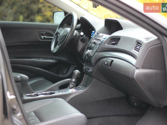 Серый Акура ИЛХ, объемом двигателя 2 л и пробегом 131 тыс. км за 9500 $, фото 14 на Automoto.ua