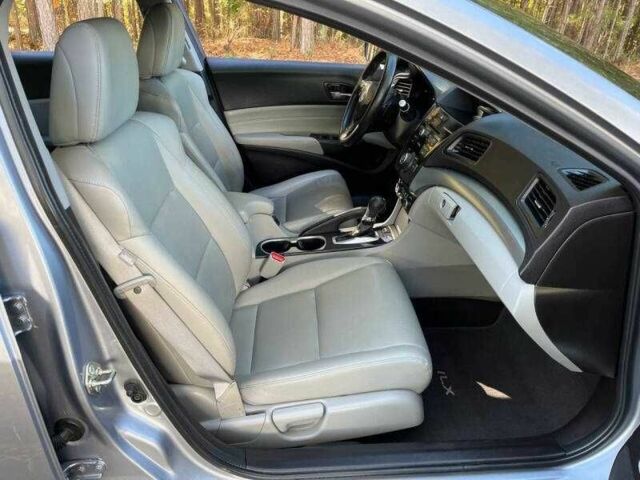 Сірий Акура ІЛХ, об'ємом двигуна 2.4 л та пробігом 48 тис. км за 2700 $, фото 12 на Automoto.ua