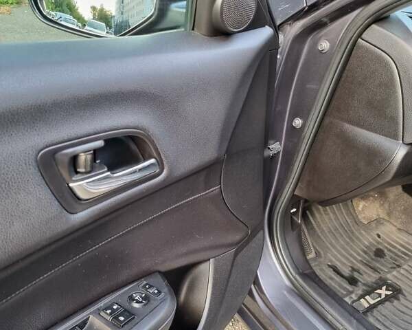 Серый Акура ИЛХ, объемом двигателя 2.4 л и пробегом 106 тыс. км за 11700 $, фото 9 на Automoto.ua