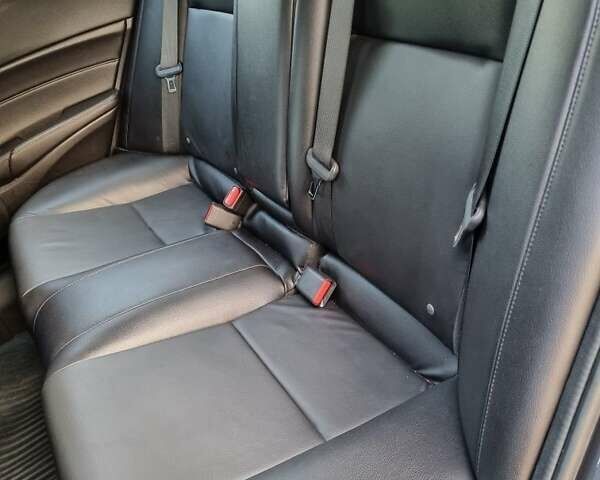 Серый Акура ИЛХ, объемом двигателя 2.4 л и пробегом 106 тыс. км за 11700 $, фото 6 на Automoto.ua