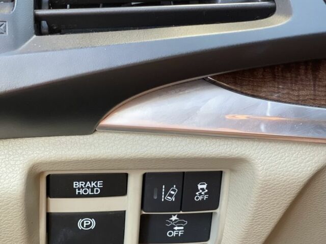 Белый Акура МДХ, объемом двигателя 3.5 л и пробегом 109 тыс. км за 26800 $, фото 9 на Automoto.ua