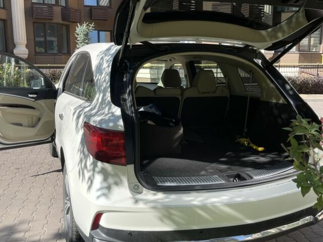 Белый Акура МДХ, объемом двигателя 3.5 л и пробегом 109 тыс. км за 26800 $, фото 4 на Automoto.ua