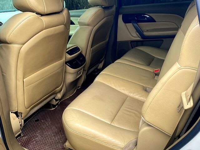 Белый Акура МДХ, объемом двигателя 3.7 л и пробегом 219 тыс. км за 9500 $, фото 6 на Automoto.ua