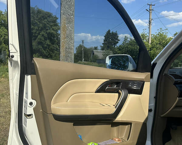 Белый Акура МДХ, объемом двигателя 3.66 л и пробегом 202 тыс. км за 12500 $, фото 11 на Automoto.ua