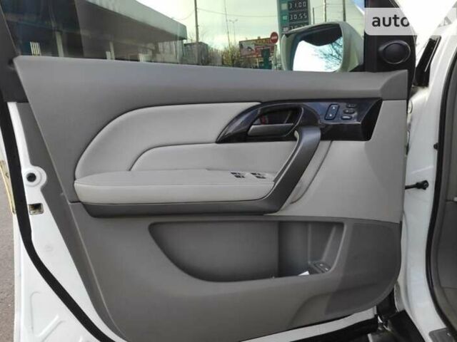 Белый Акура МДХ, объемом двигателя 3.7 л и пробегом 225 тыс. км за 15500 $, фото 7 на Automoto.ua