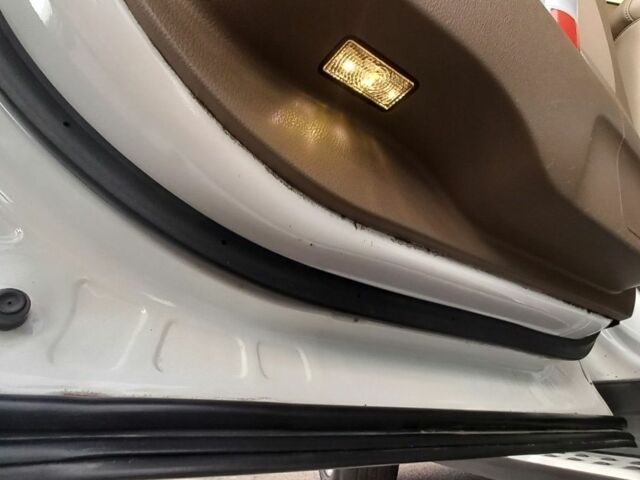 Белый Акура МДХ, объемом двигателя 3.7 л и пробегом 353 тыс. км за 9000 $, фото 8 на Automoto.ua