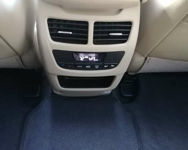 Белый Акура МДХ, объемом двигателя 3.5 л и пробегом 220 тыс. км за 13950 $, фото 17 на Automoto.ua