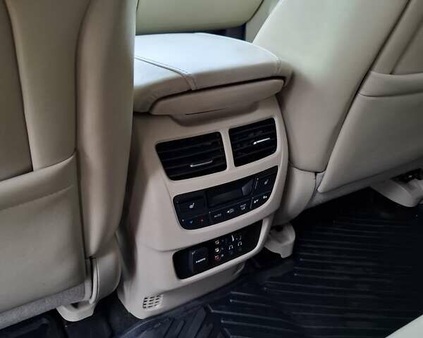 Белый Акура МДХ, объемом двигателя 3.47 л и пробегом 199 тыс. км за 21000 $, фото 9 на Automoto.ua