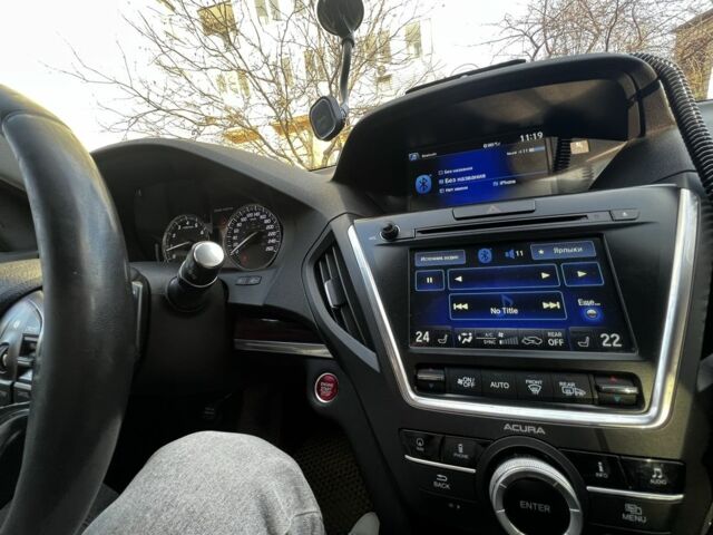 Белый Акура МДХ, объемом двигателя 3.5 л и пробегом 245 тыс. км за 17500 $, фото 3 на Automoto.ua