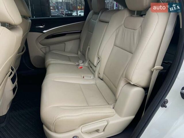 Белый Акура МДХ, объемом двигателя 3.47 л и пробегом 130 тыс. км за 18990 $, фото 9 на Automoto.ua