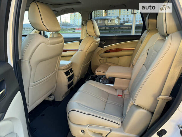 Белый Акура МДХ, объемом двигателя 3.47 л и пробегом 82 тыс. км за 25000 $, фото 8 на Automoto.ua