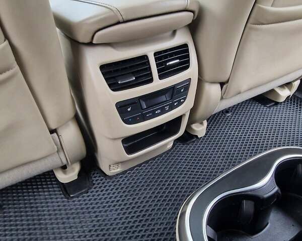 Белый Акура МДХ, объемом двигателя 3.47 л и пробегом 130 тыс. км за 20900 $, фото 13 на Automoto.ua