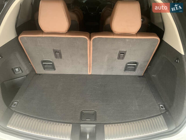 Белый Акура МДХ, объемом двигателя 3.47 л и пробегом 88 тыс. км за 28200 $, фото 10 на Automoto.ua